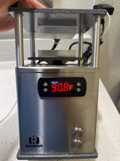 Preview pic of Rosinbomb Digital Cannibis press