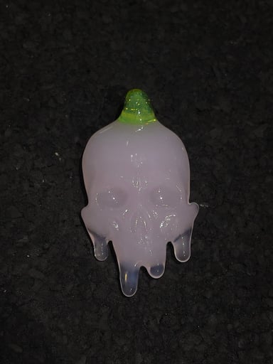 Preview pic of Skull with Heart Eyes