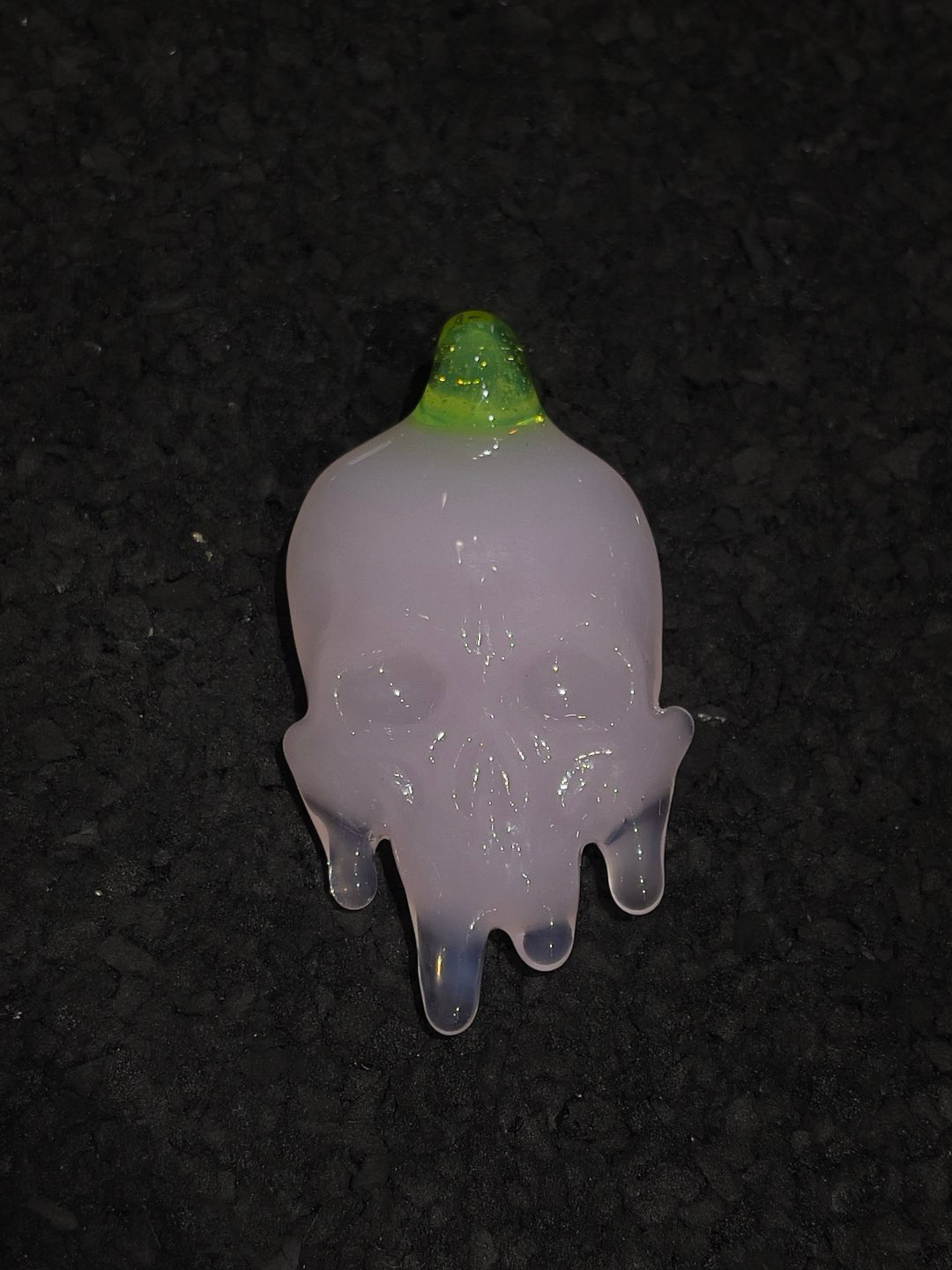 Skull with Heart Eyes image 0