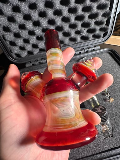 Preview pic of Gato Glass - Red & Fume