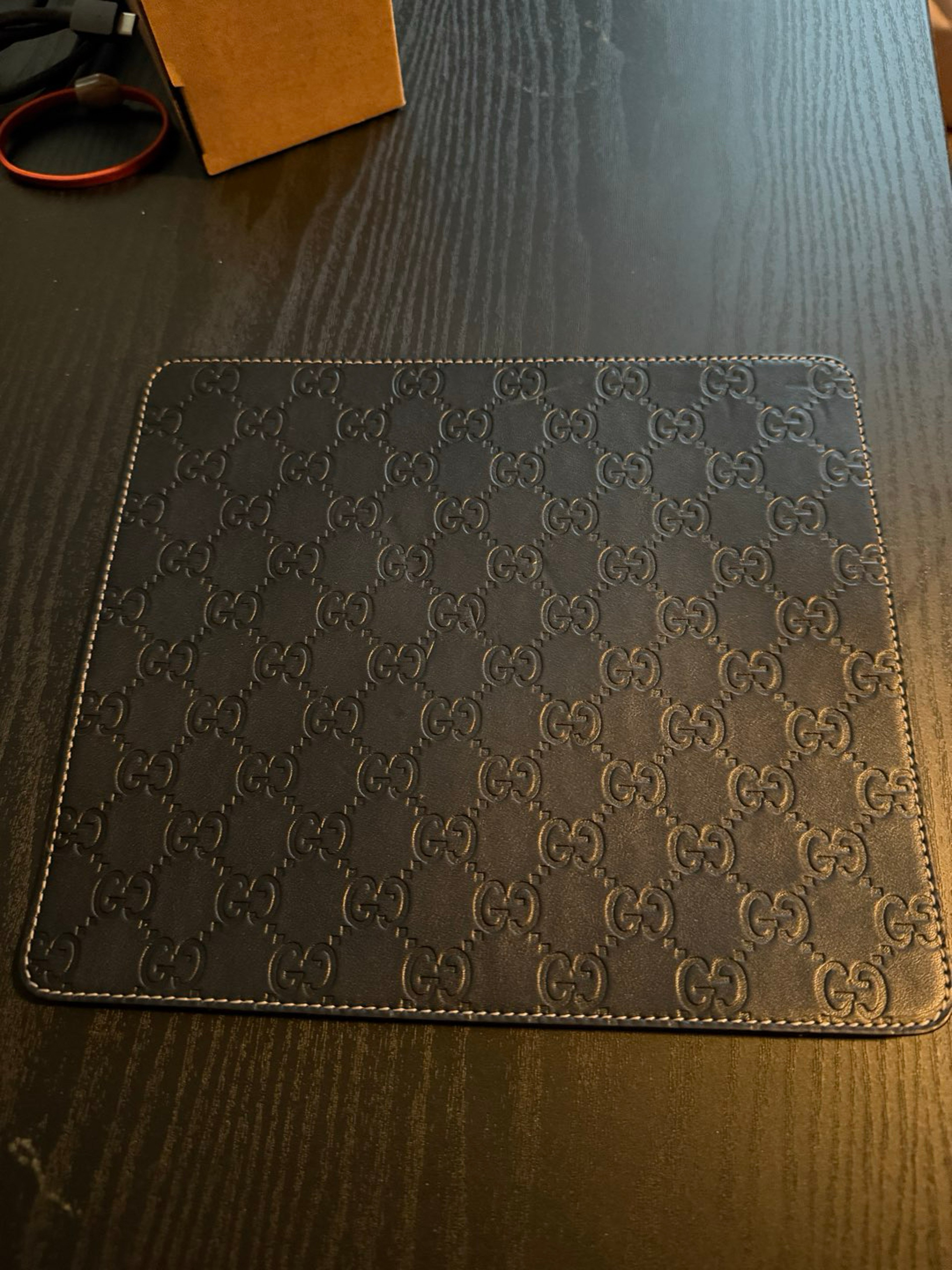 Preview pic of Gucci Dabmat