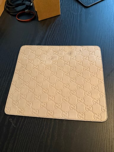 Preview pic of Gucci Dabmat