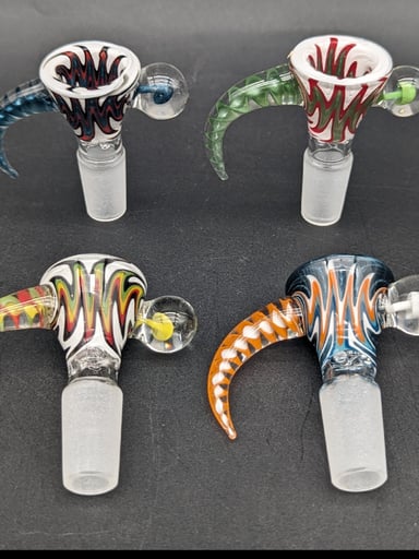 Preview pic of 14mm Curved Claw 4 Hole Slide w/ Mushroom