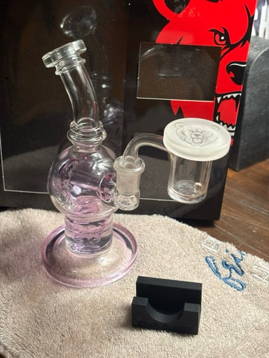 Preview pic of Bear Quartz Sphere Dab Rig Kit