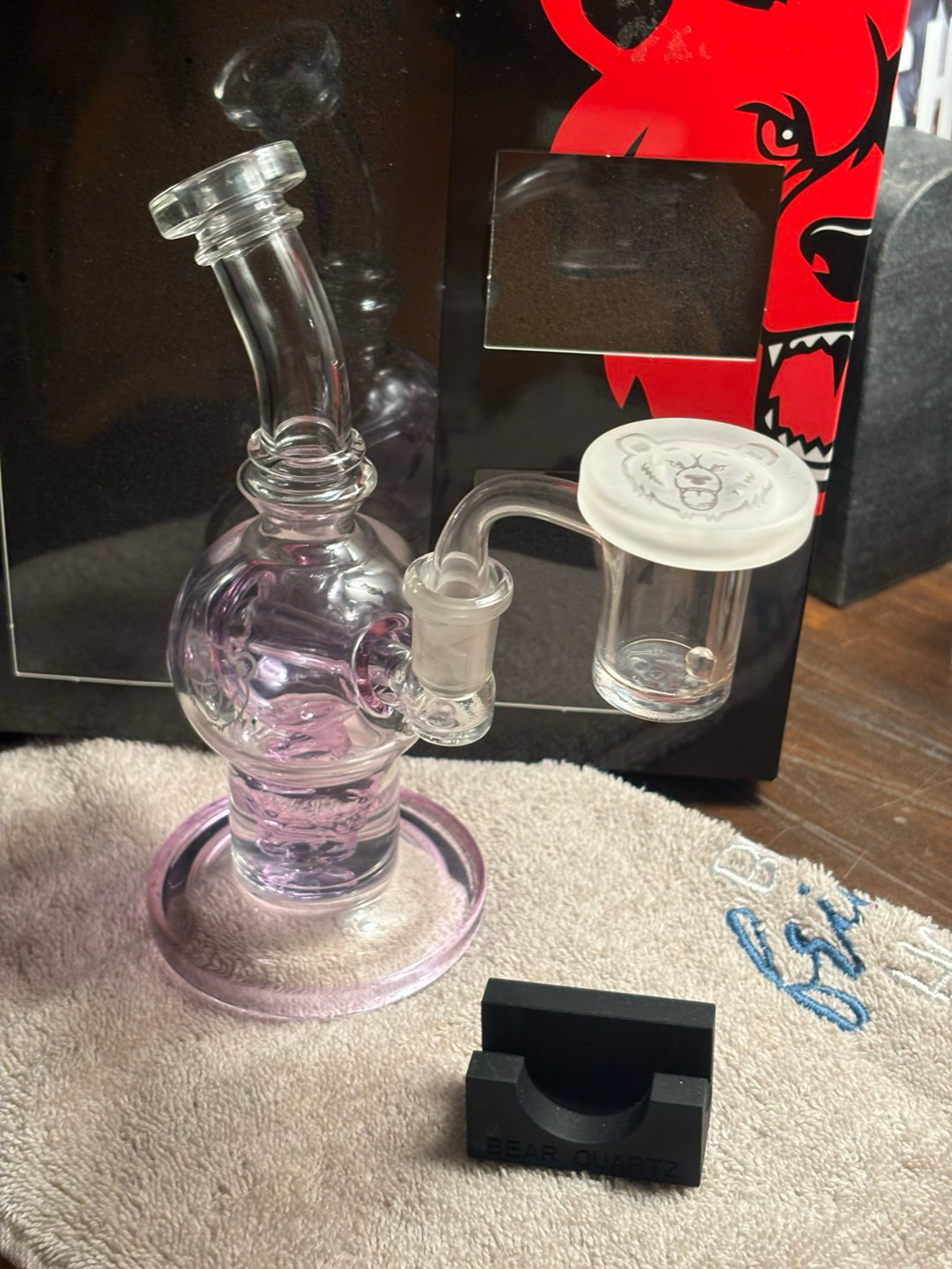 Preview pic of Bear Quartz Sphere Dab Rig Kit