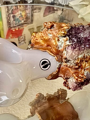 Preview pic of Pipe w/ Natural Amethyst Geode