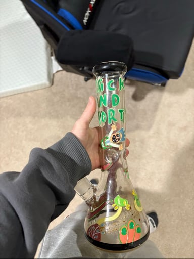 Preview pic of Rick and Morty Bong