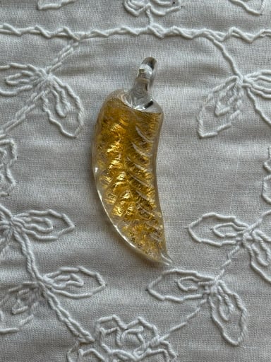 Preview pic of Melitz 24k Leaf Pendant