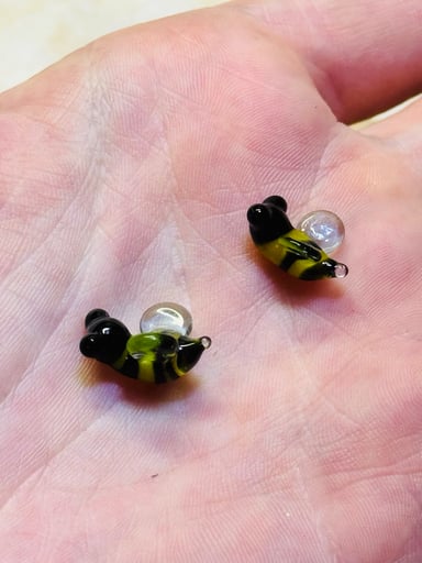 Preview pic of Bee terp pearl set of 2