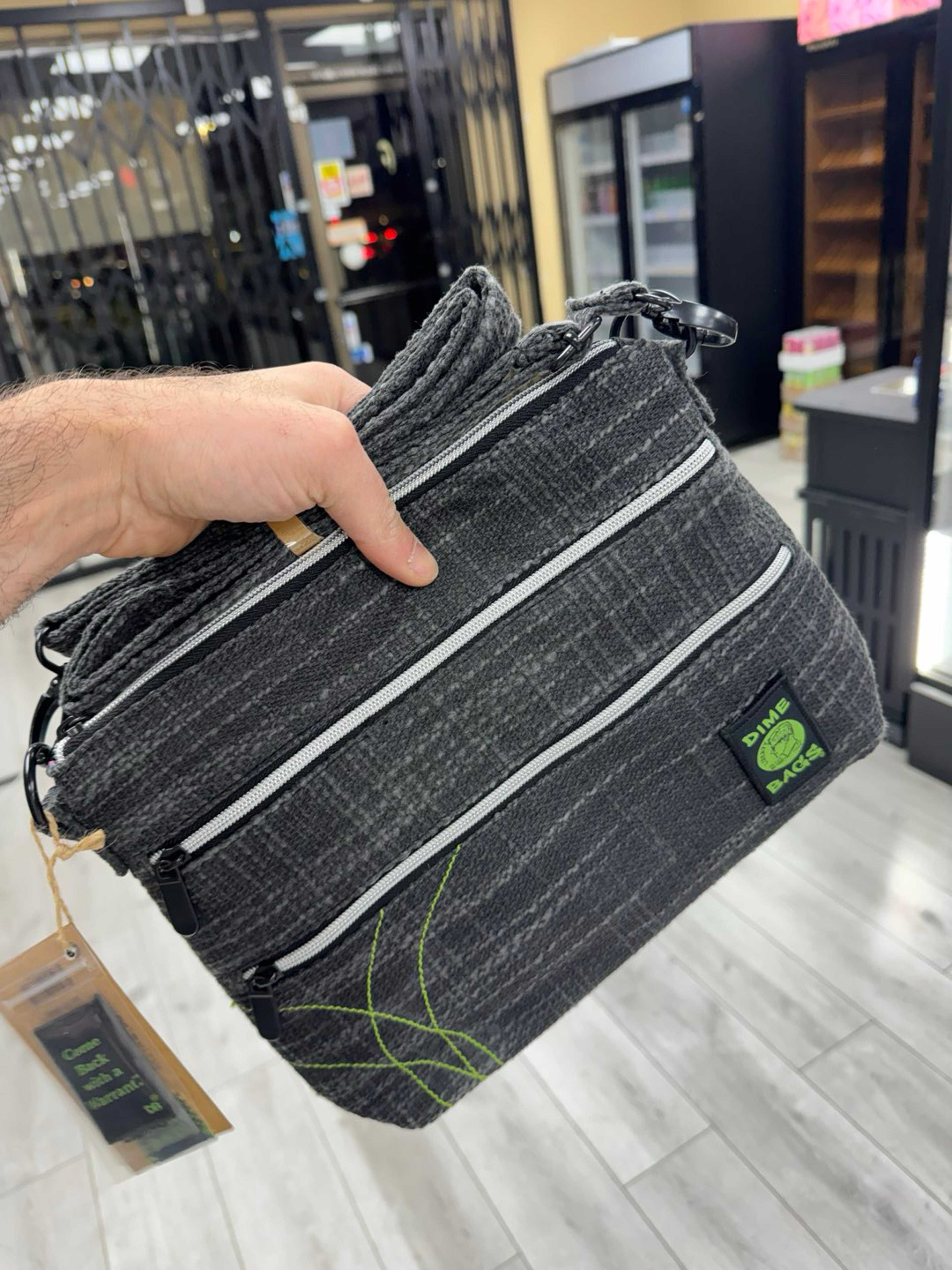 Dime bag day tripper black image 0