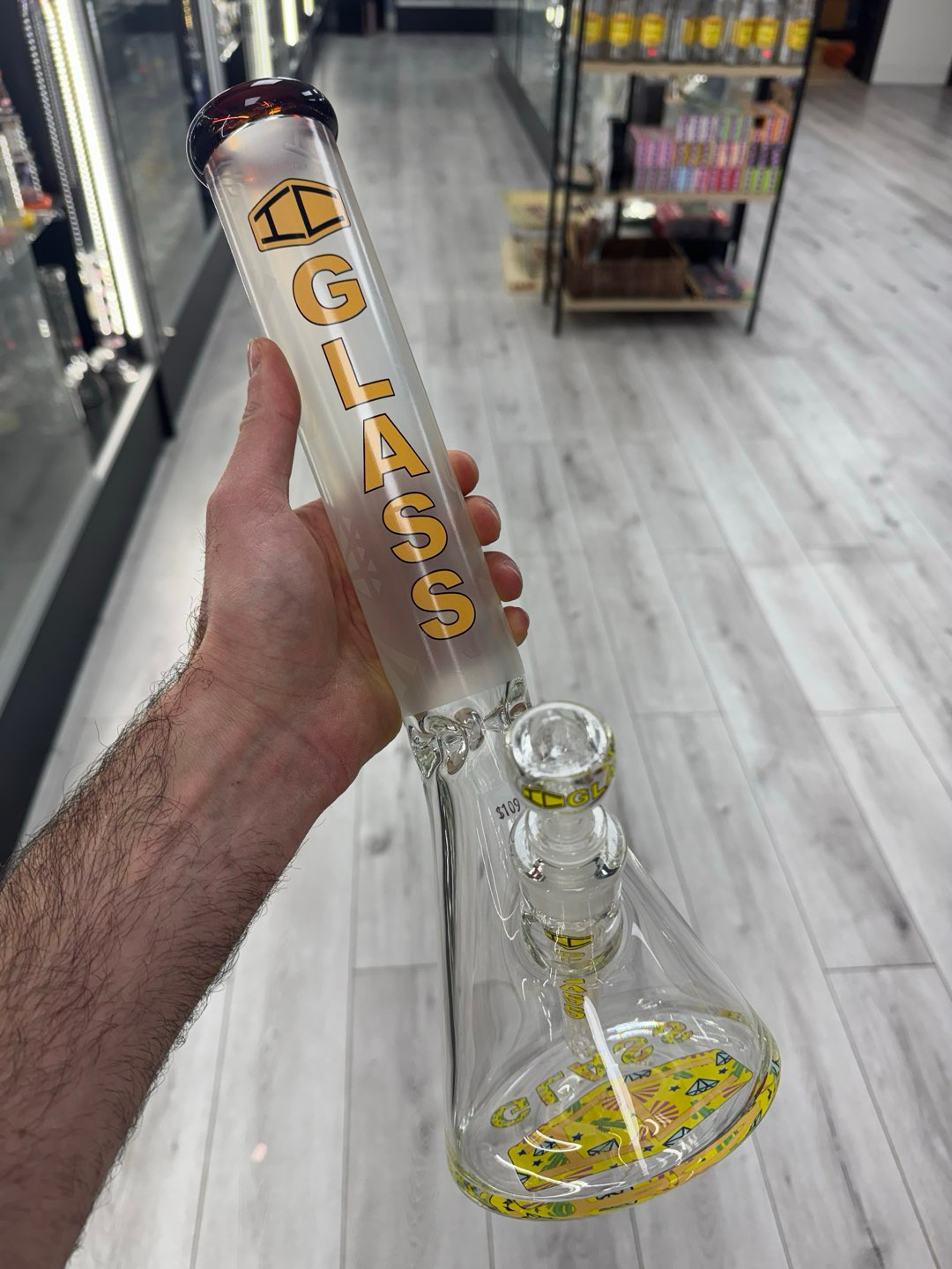 Preview pic of Ic glass color changing 16” beaker yellow