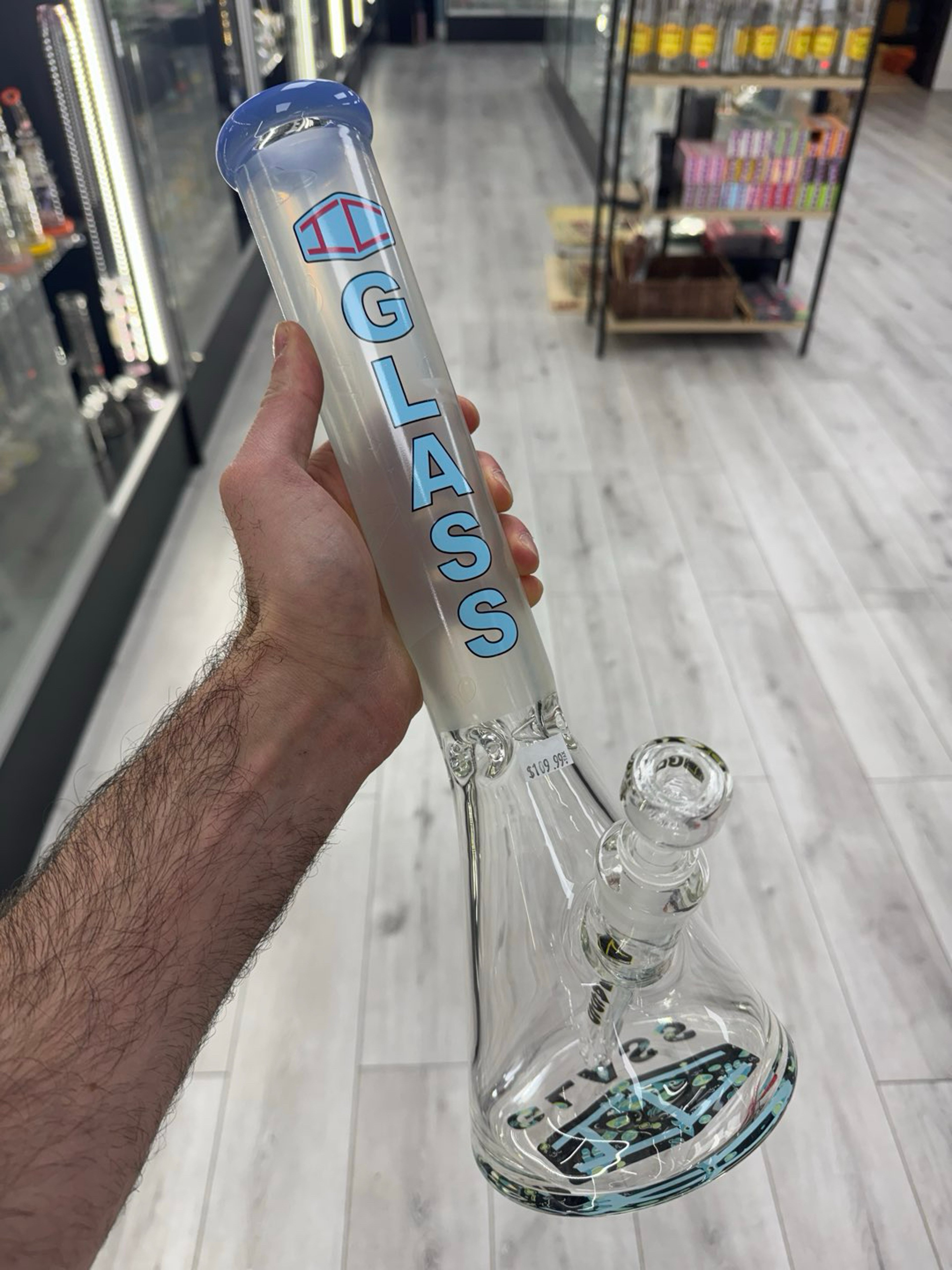 Preview pic of Ic glass color changing 16” beaker blue black