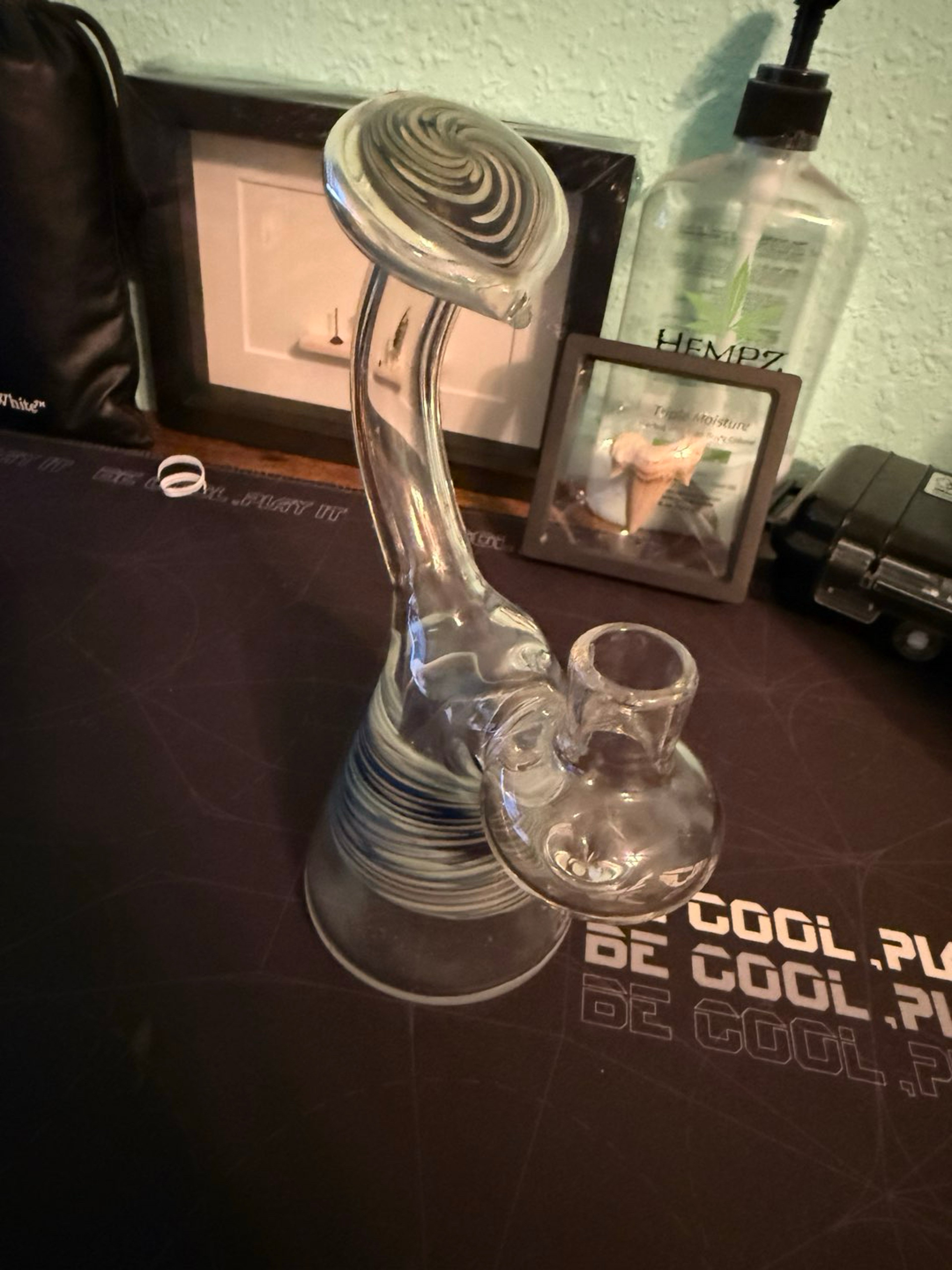 DaybyDayglass Banger hanger 14mm image 0