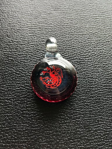 Preview pic of Game of thrones: Targaryen Pendant by Willstar Glass