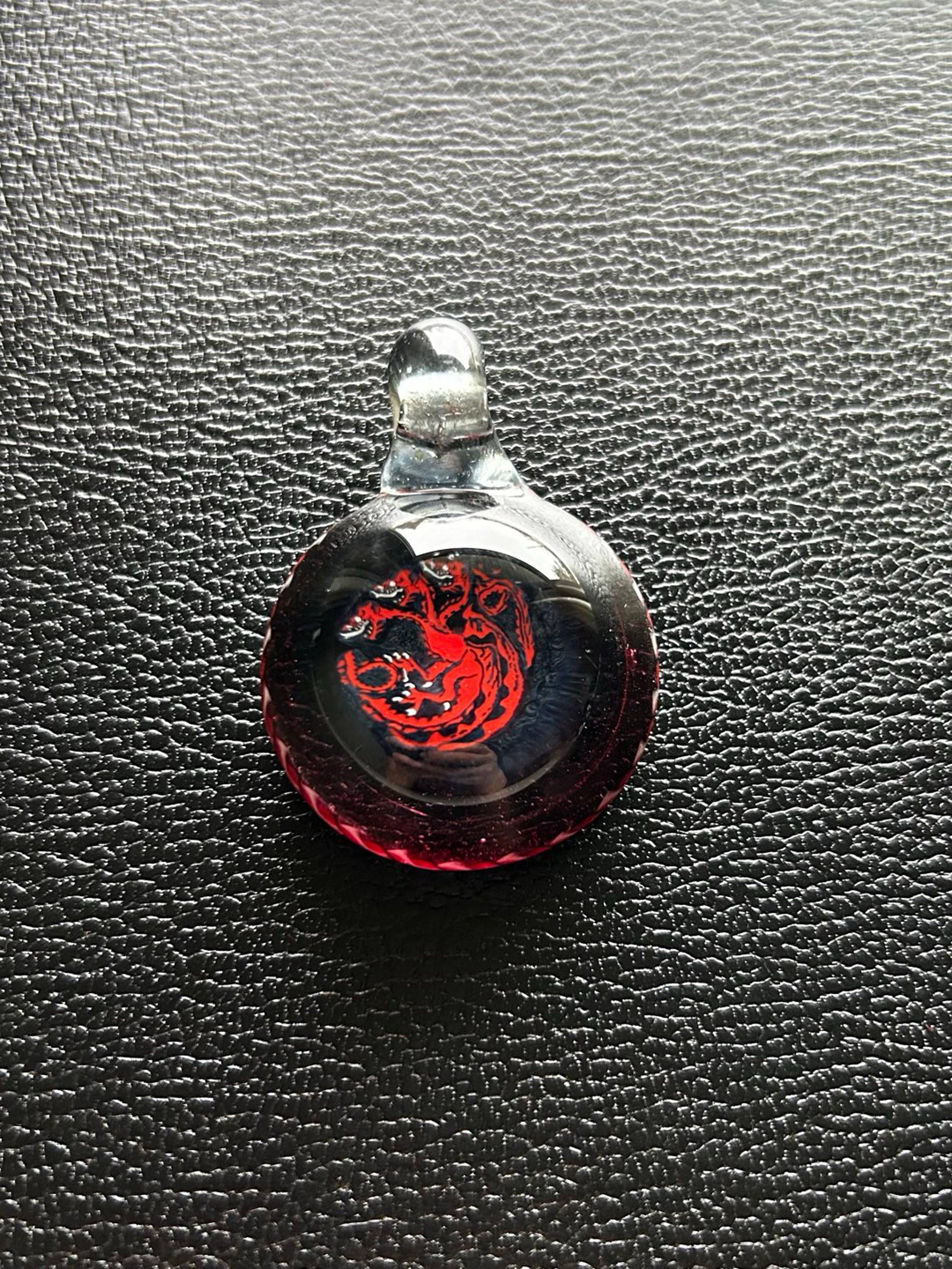 Preview pic of Game of thrones: Targaryen Pendant by Willstar Glass