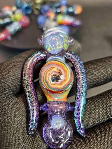 Preview pic of Dichro horn chillumn