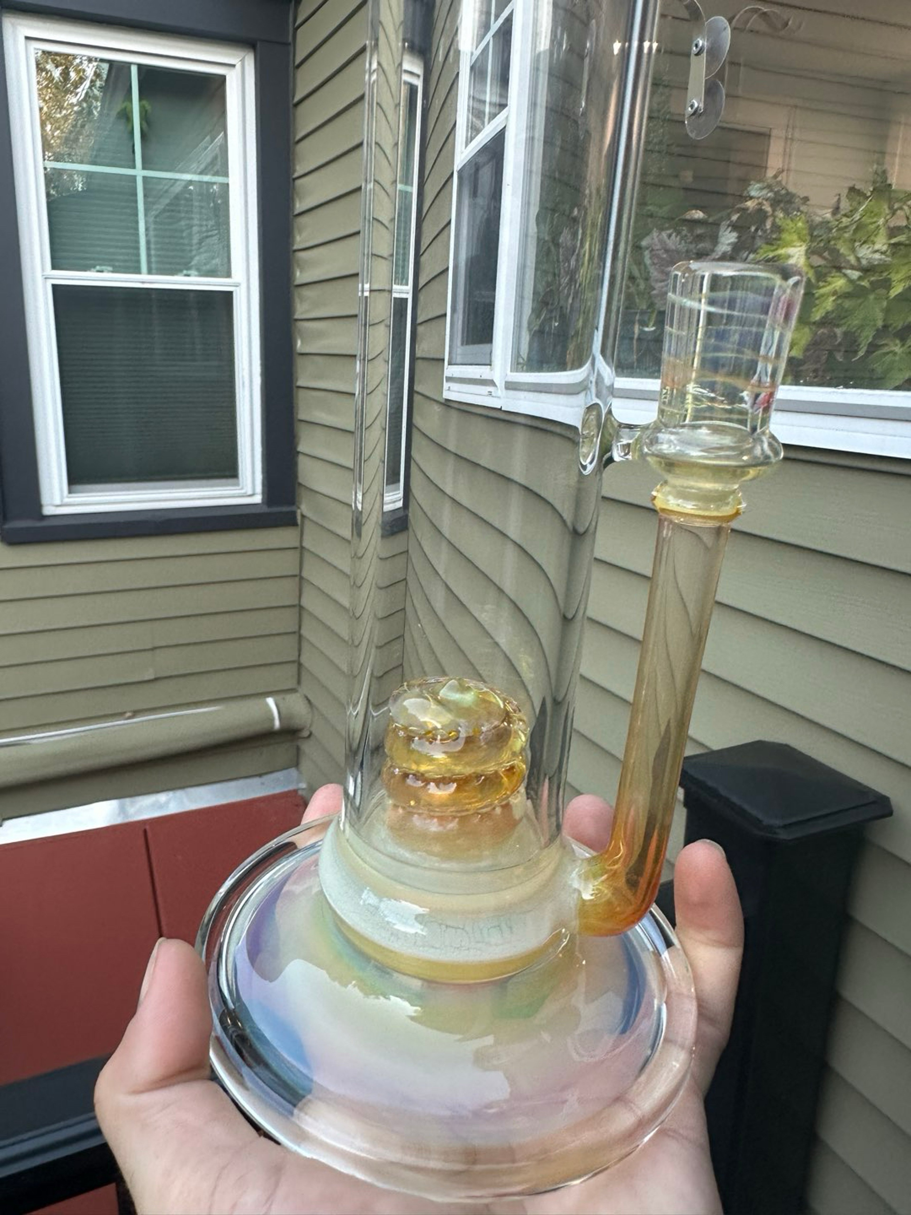 Preview pic of Fluid motion glass twisty gridcap