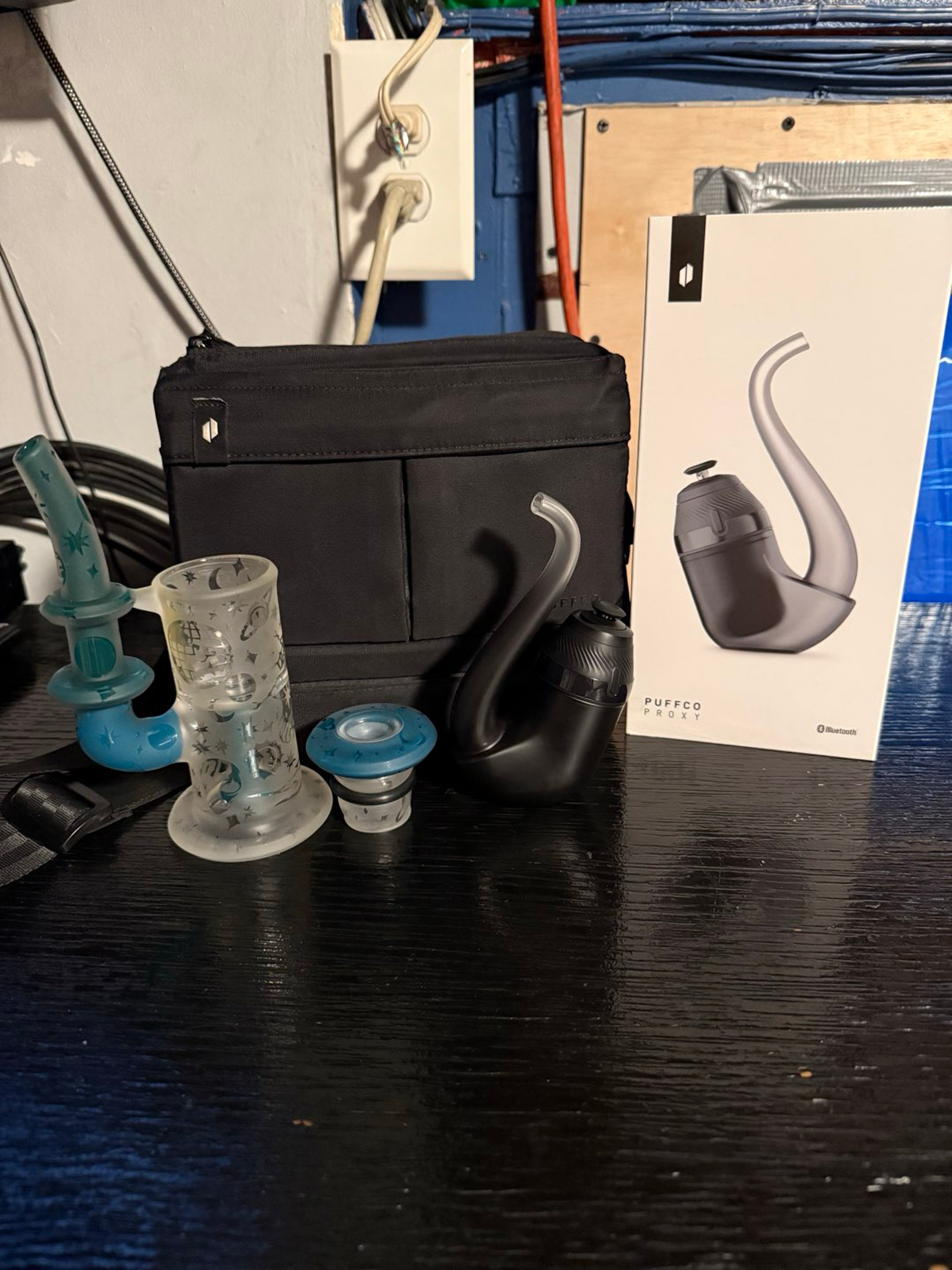 Puffco proxy 2 with professor glass water top and carry bag image 0