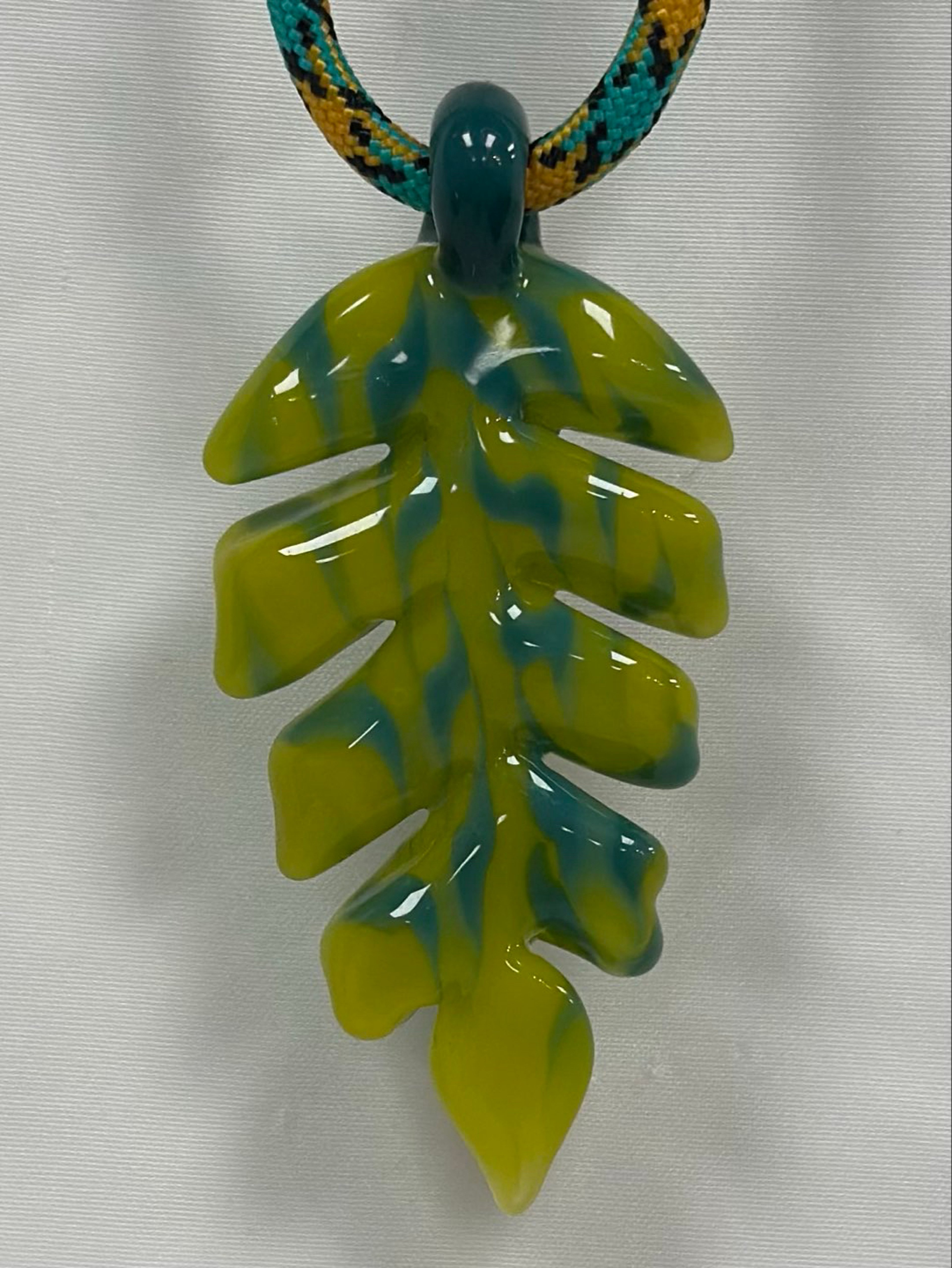 GREEN LEAF - PENDENT - @ DELLALUNAGLASS image 0