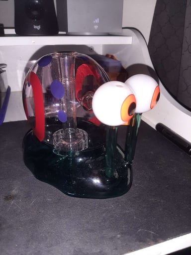 Preview pic of Gary bong