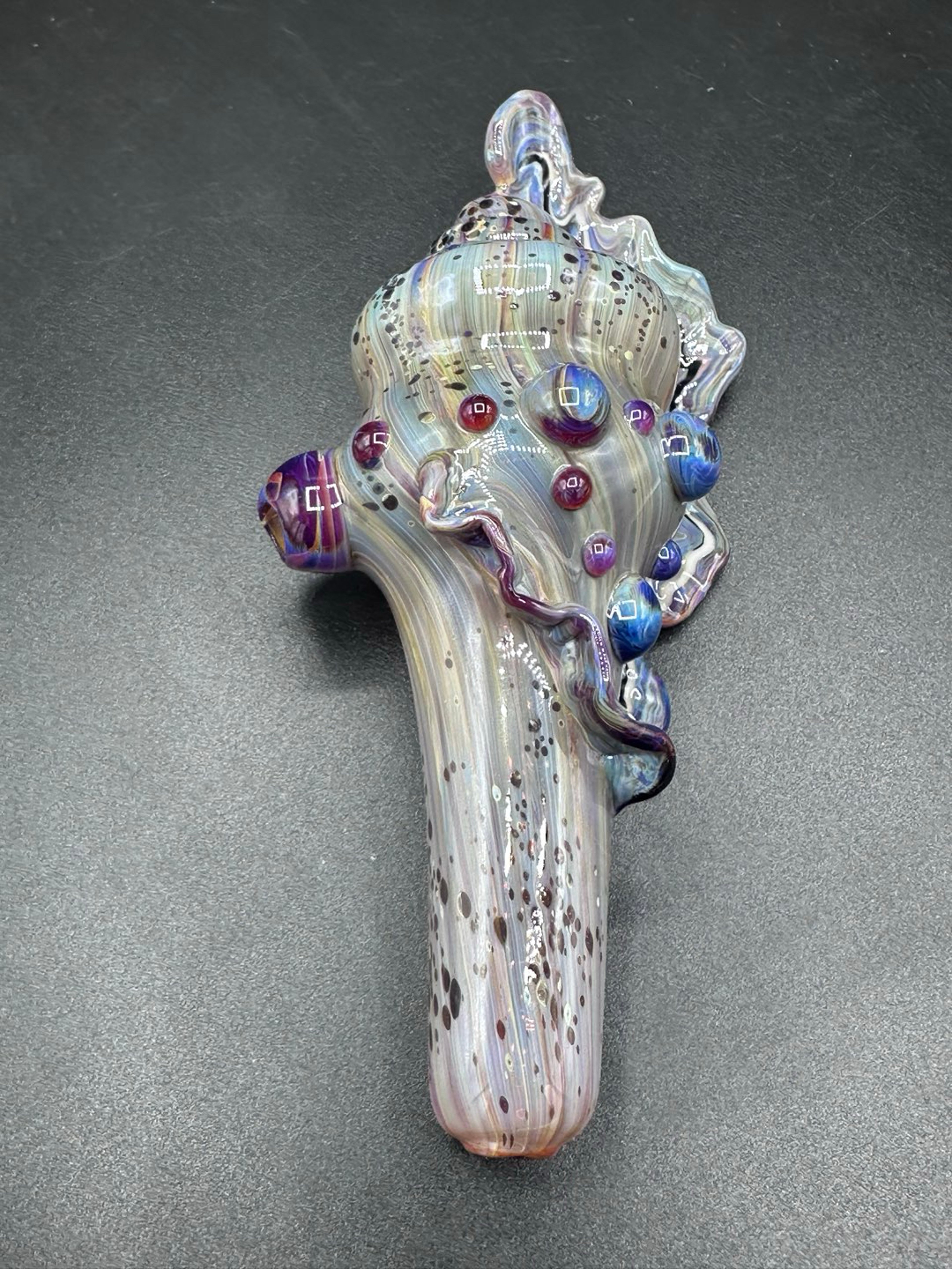 Luckie Glass Seashell Pipe image 0