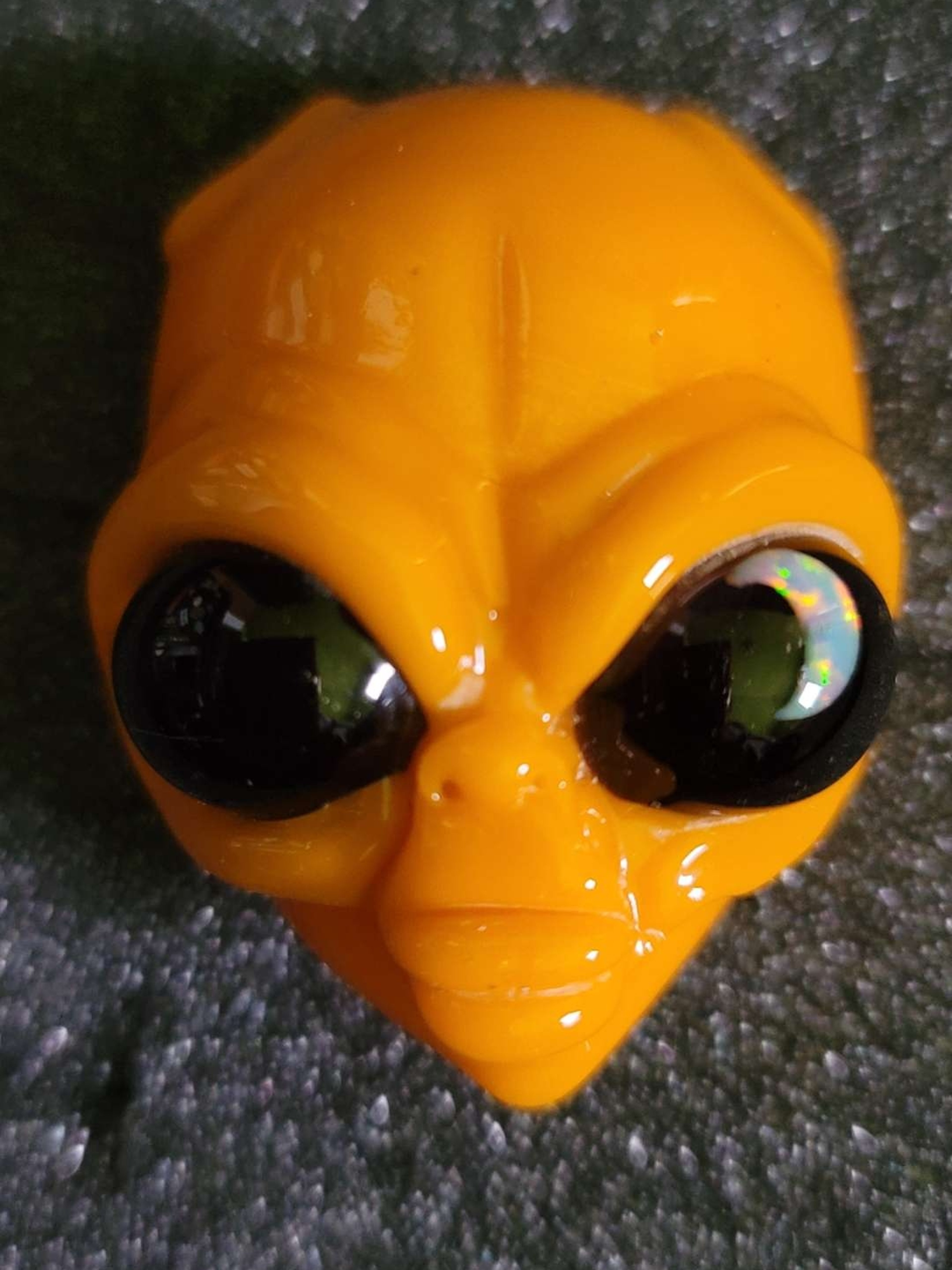 Preview pic of Ghost glass alien head pendant