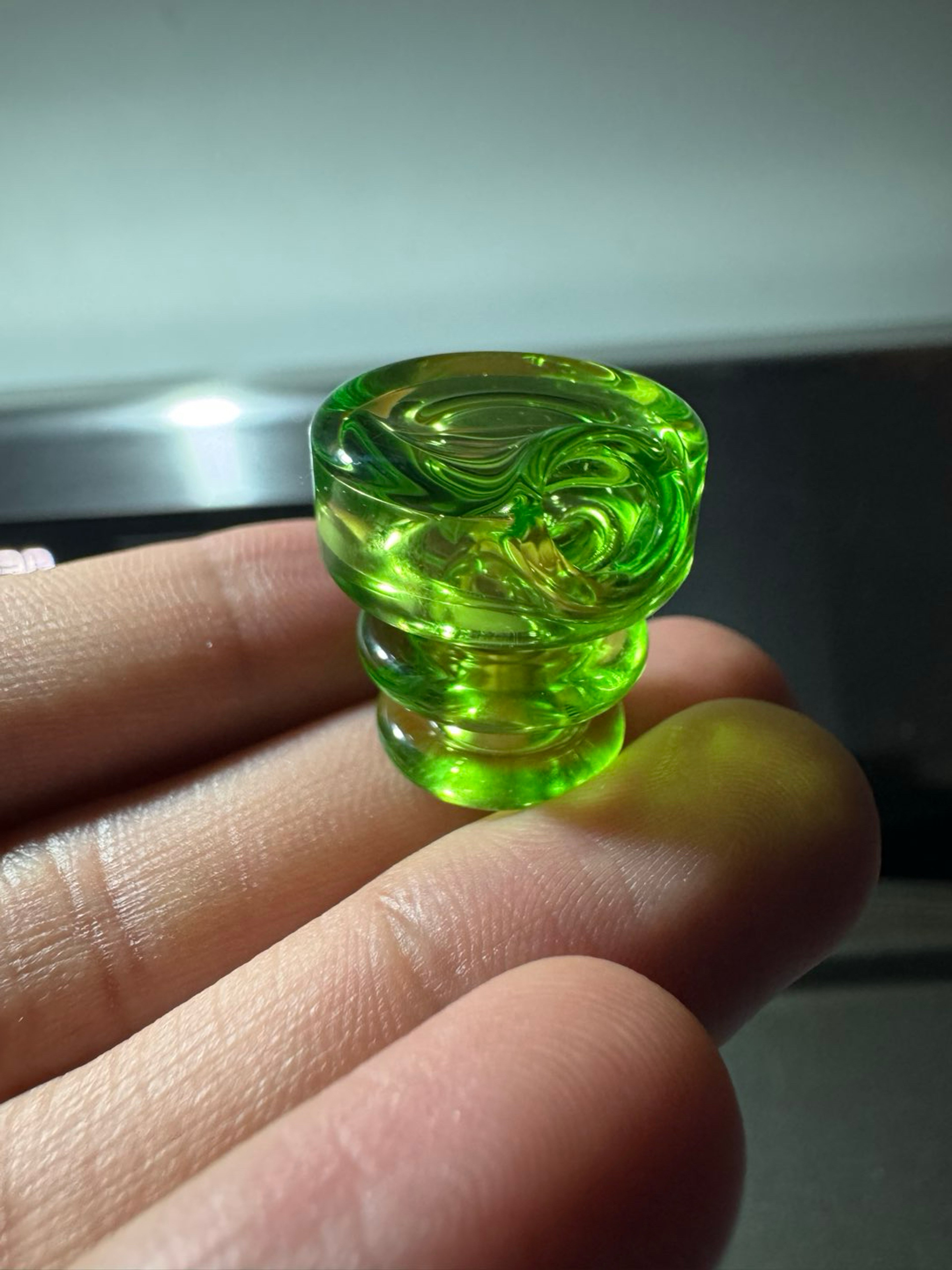 Preview pic of Puffco pivot @meademadeglass “buzzer” mouthpiece in Lime