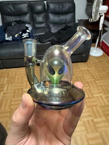 Preview pic of Alien mini 14mm dab rig with 14mm bucket and cap and flower bowl