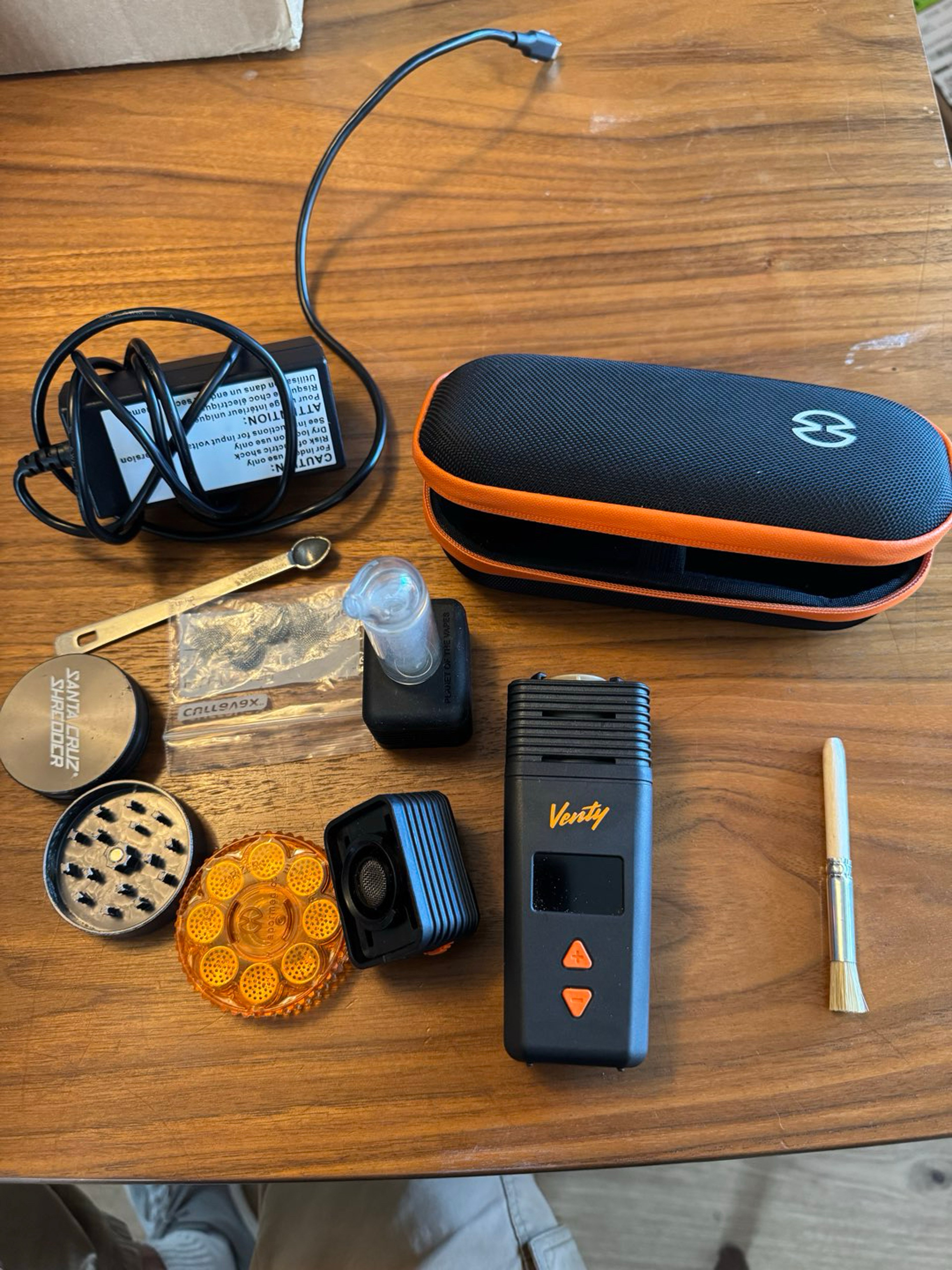 Preview pic of Venty bundle - storz and bickel - like new!!!