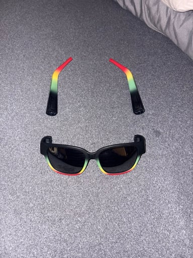 Preview pic of Honeypuff Hideaway sunglasses