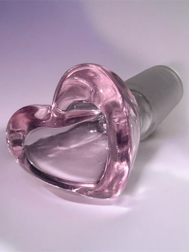 Preview pic of Pink Heart-Shaped Glass Bowl 💖