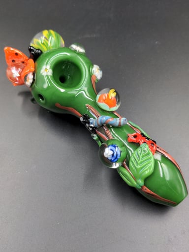 Preview pic of EMPIRE GLASSWORKS SPOON PIPE - GARDEN CRITTERS