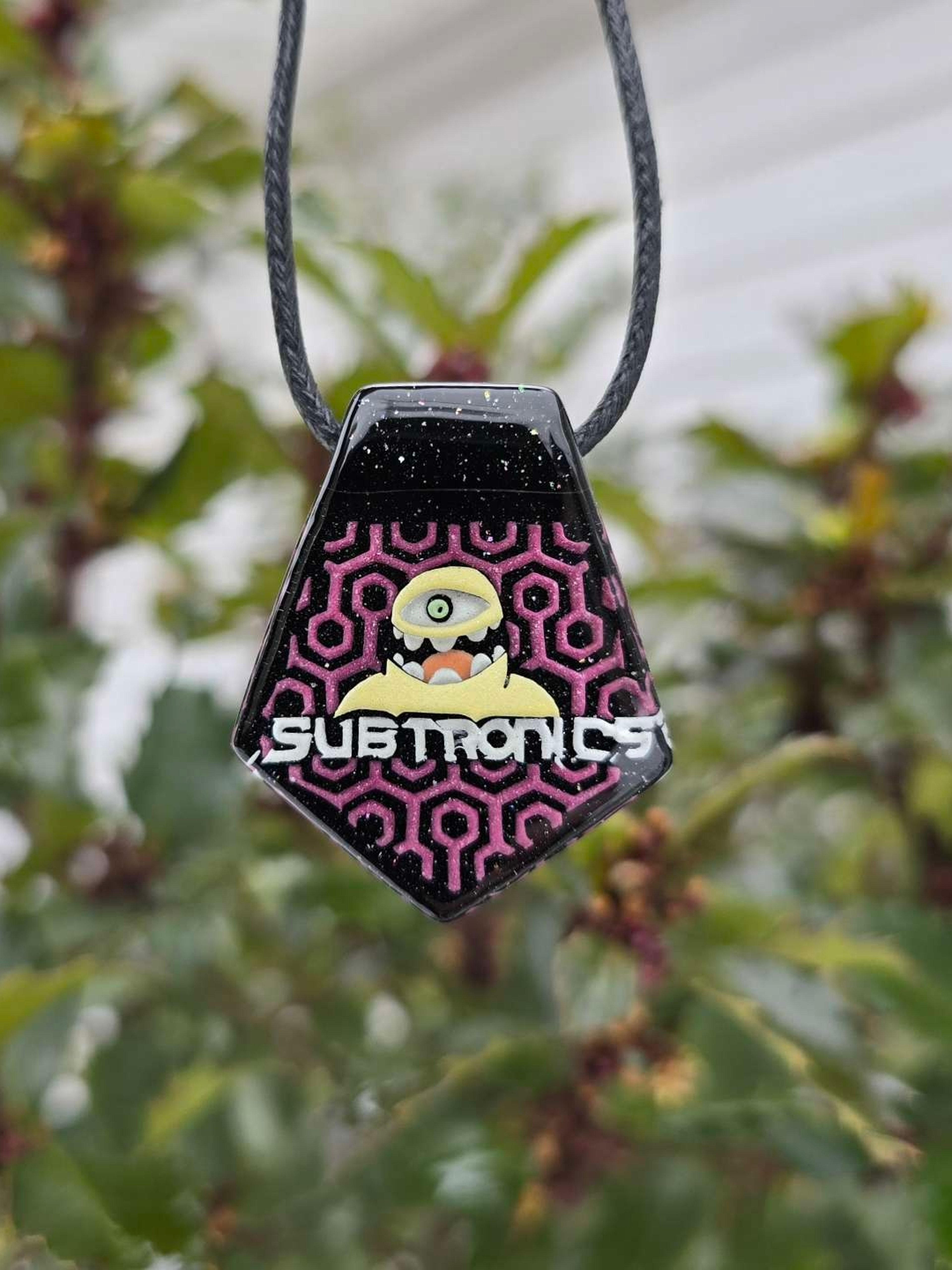 Preview pic of Subtronics Layered Glow Pendant