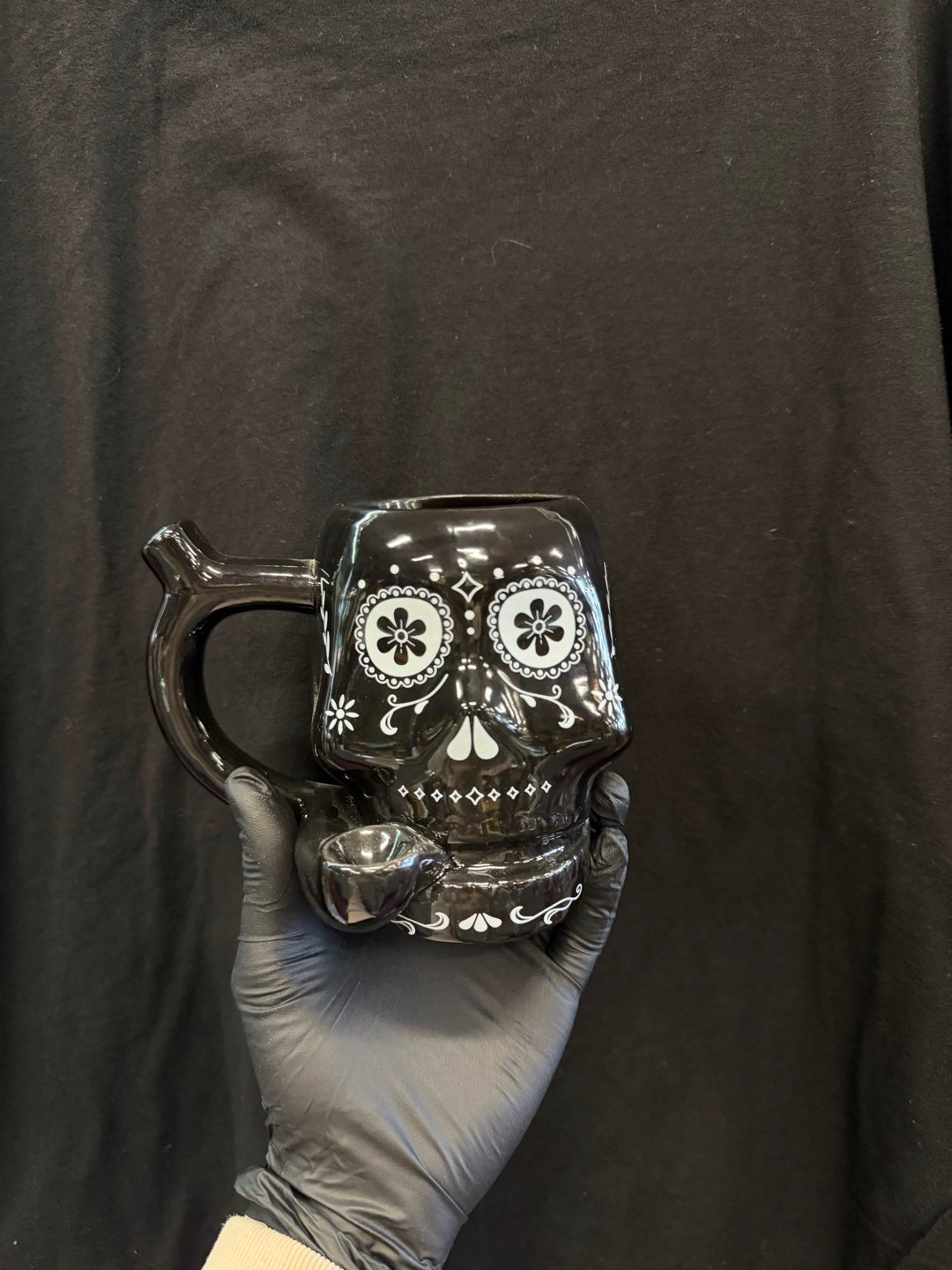 Preview pic of Black Sugar Skull Pipe Mug