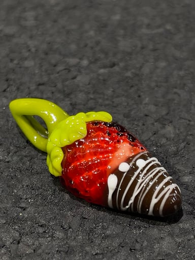 Preview pic of Chocolate Dipped Berry with Drizzle