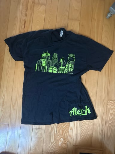 Preview pic of Alex K shirt size L