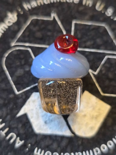 Preview pic of CFL Cupcake Pendant by Bambi Glass