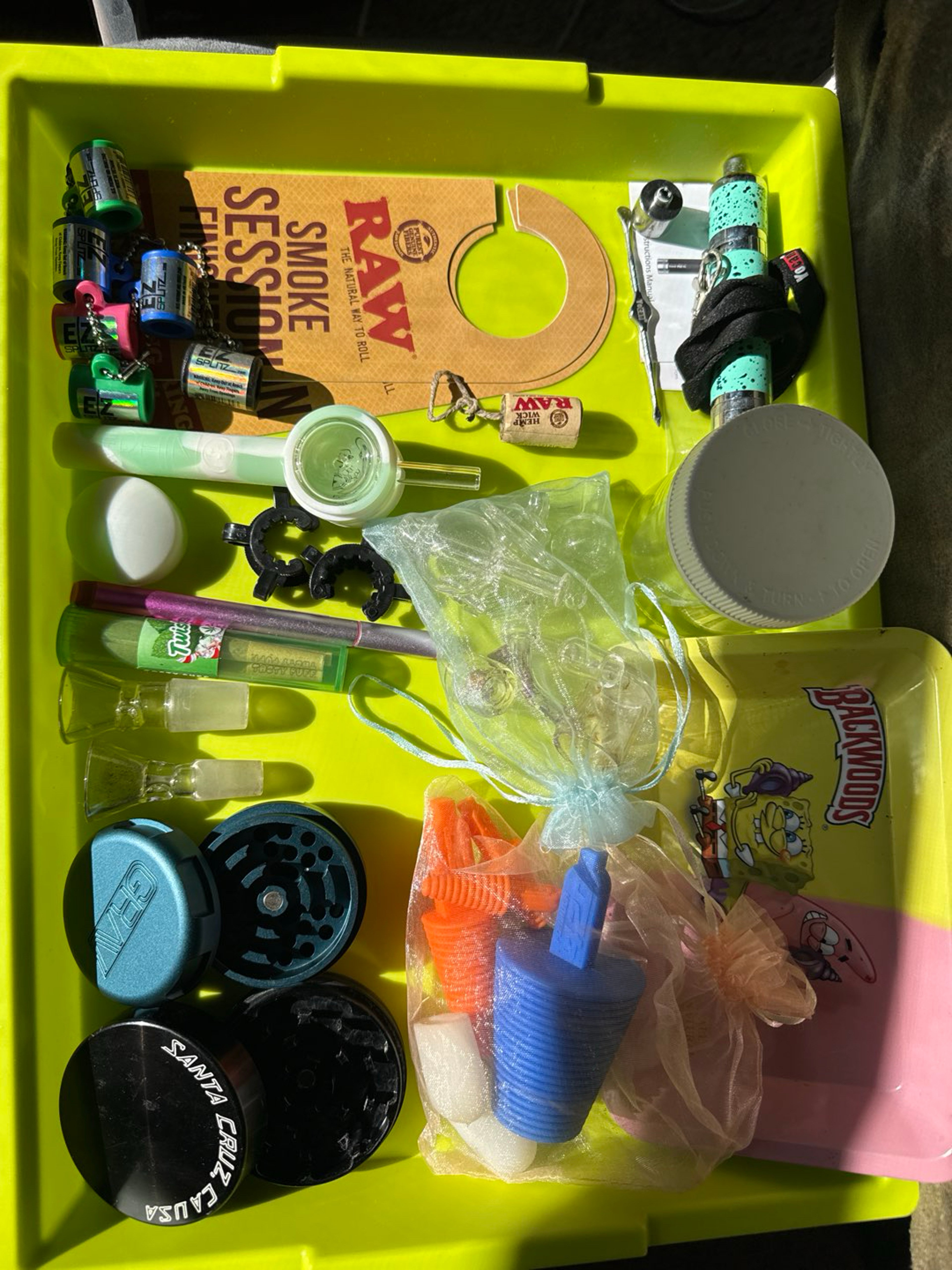 Preview pic of Huge Glass Acesories Sale