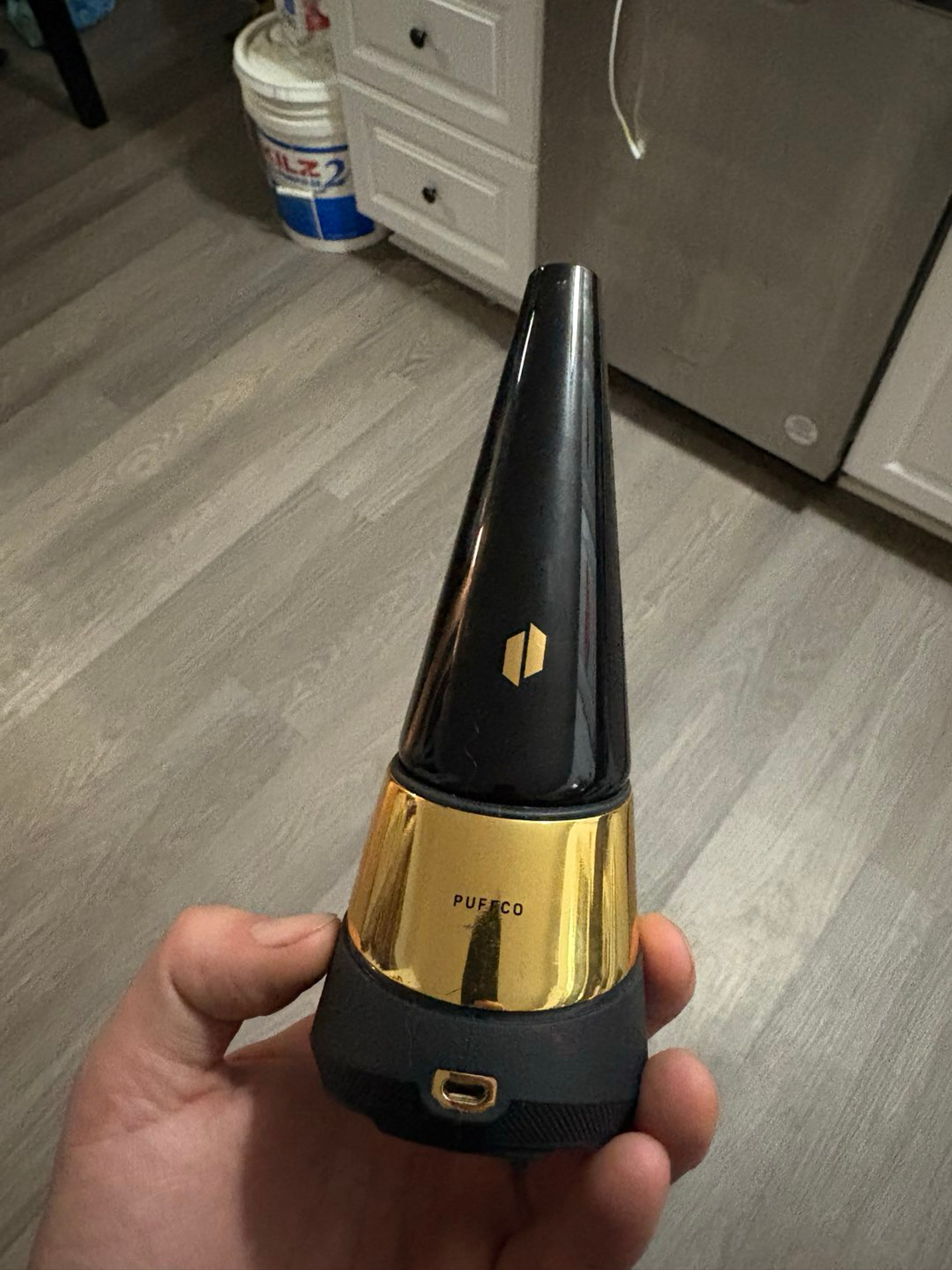 Preview pic of PUFFCO PEAK PHANTOM