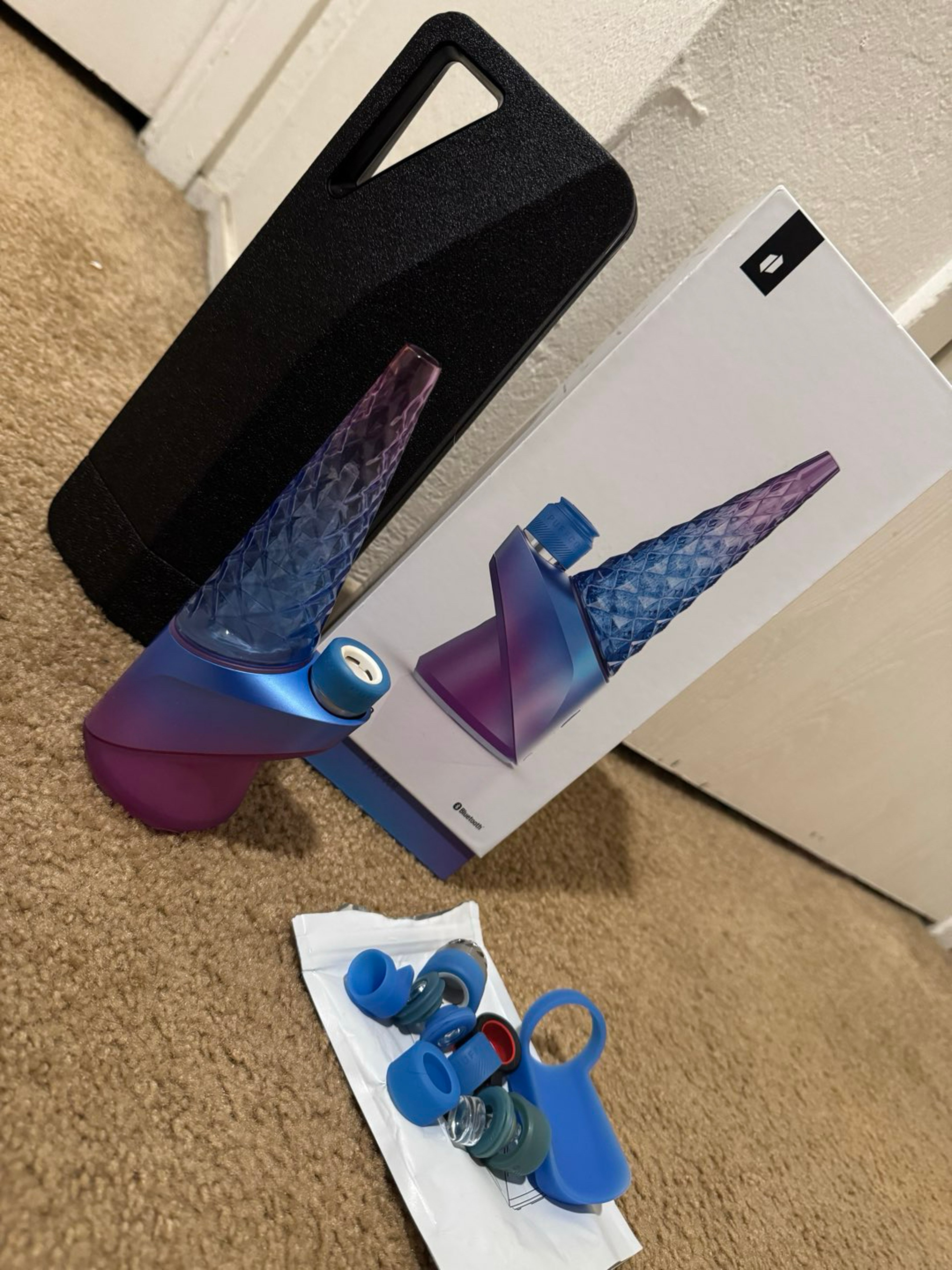 Preview pic of Puffco Peak Pro Indiglow