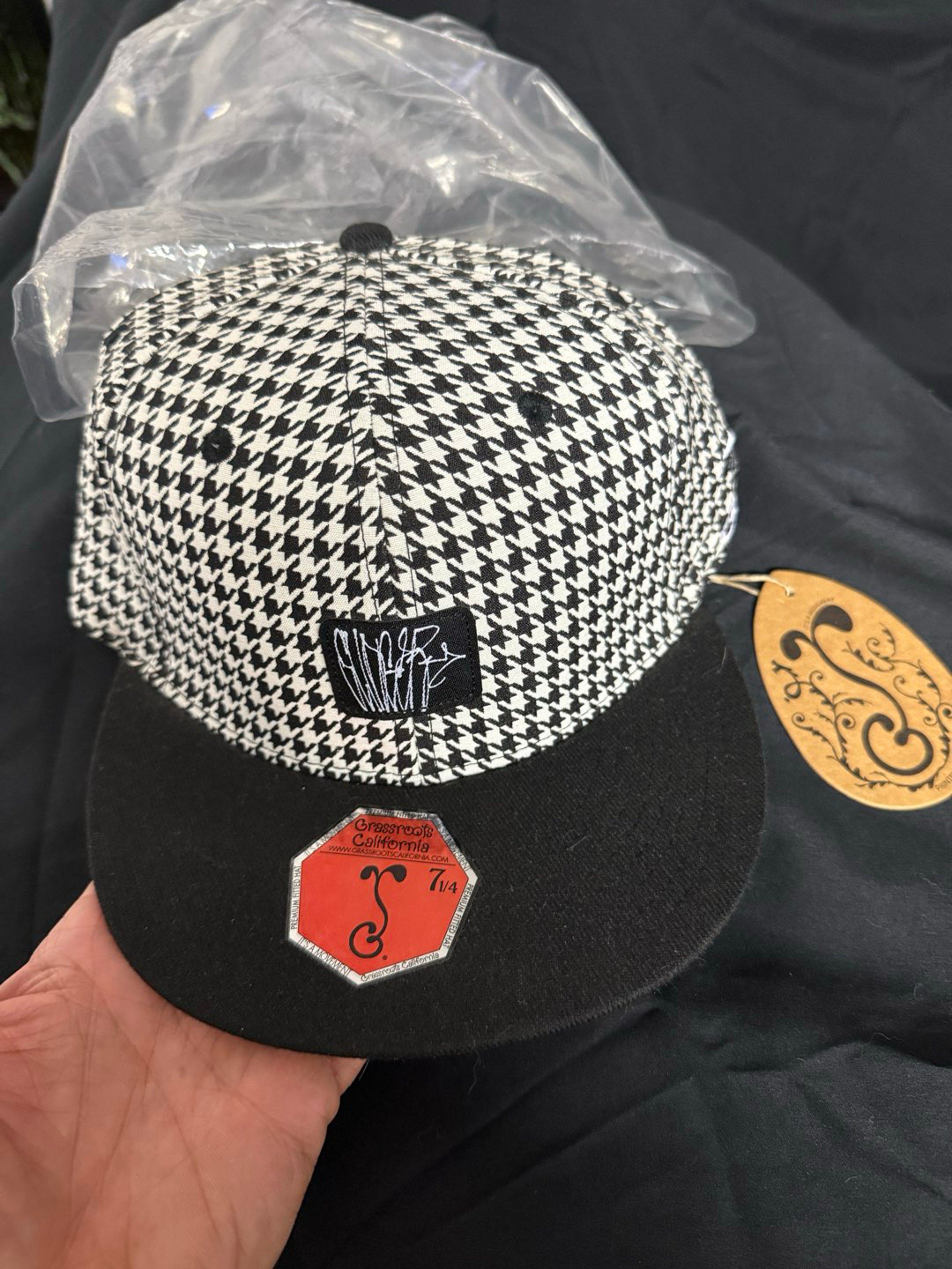 Preview pic of Rare! Brand New Slinger Grassroots Houndstooth Hat