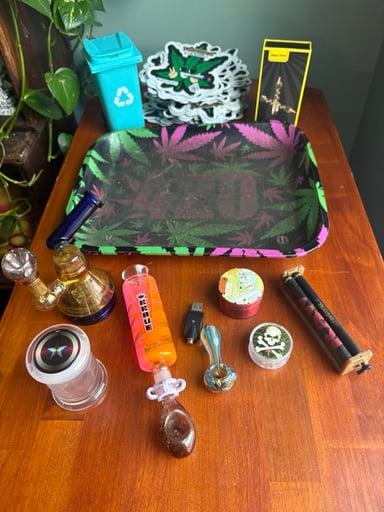 Preview pic of Ultimate 12-Piece Connoisseur Glass & Accessory Bundle - Krave, Twisty & More