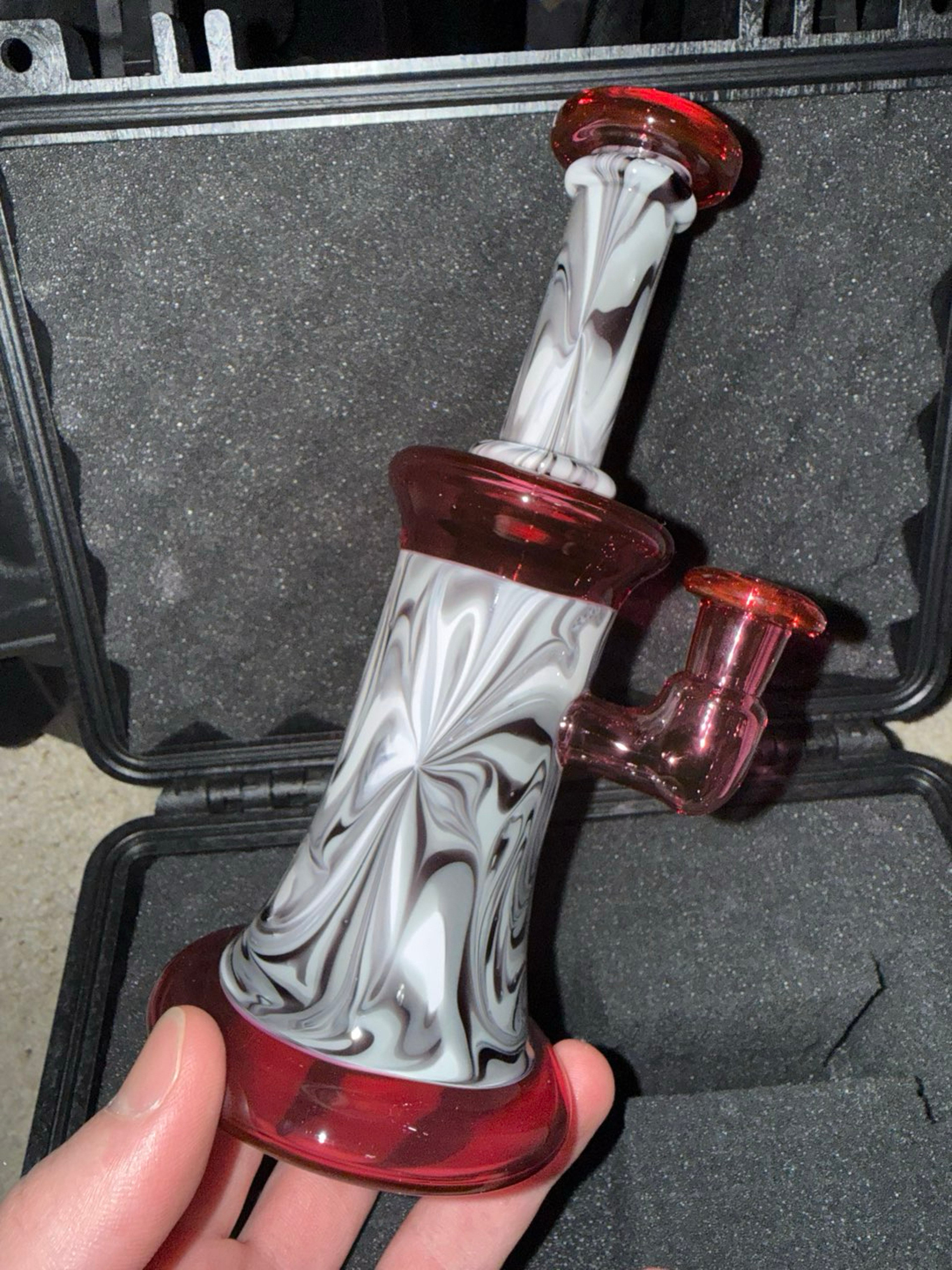 Preview pic of Simms Glass banger hanger