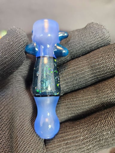 Preview pic of Crushed opal accent chillumn