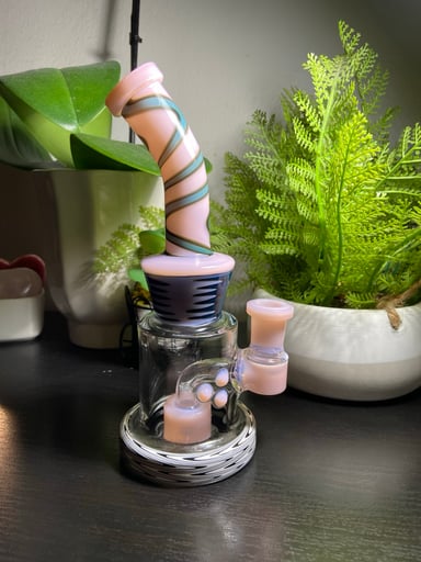 Preview pic of 14mm Glass water Pipe  wig wag