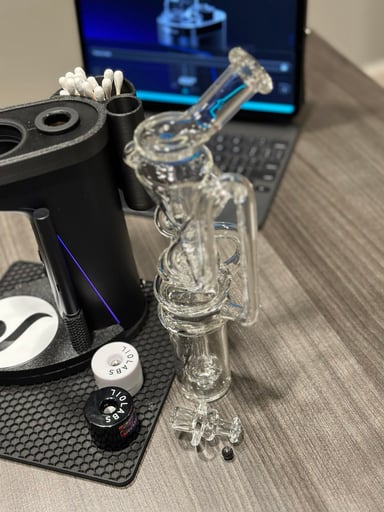 Preview pic of Dr Dabber Switch 2 OTW Recycler