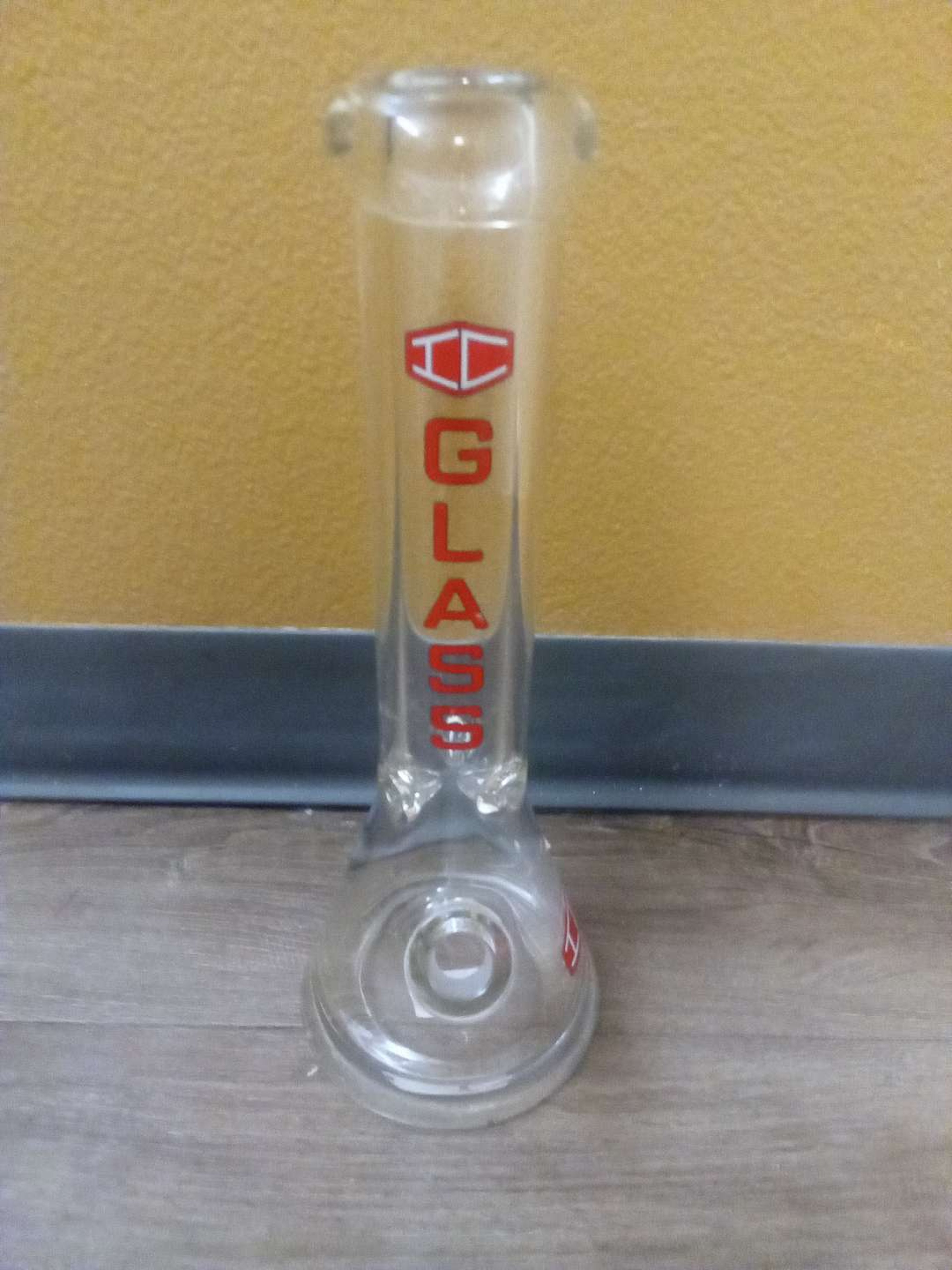 Preview pic of IC Glass Straight Tube Water Bong