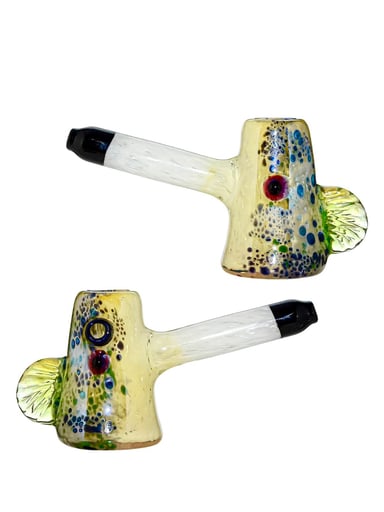 Preview pic of GLASS PUFFER FISH SCULPTED HAND PIPE