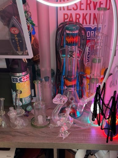 Preview pic of Selling everything shoot me an offer