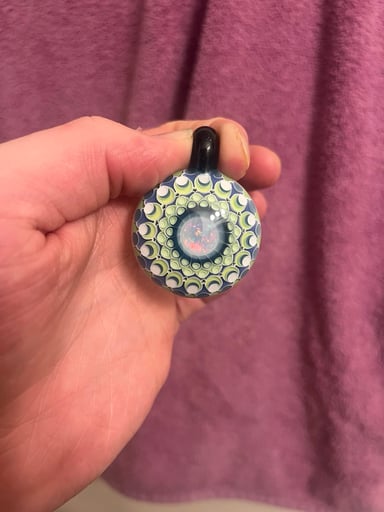 Preview pic of Olour glass pendant with opal